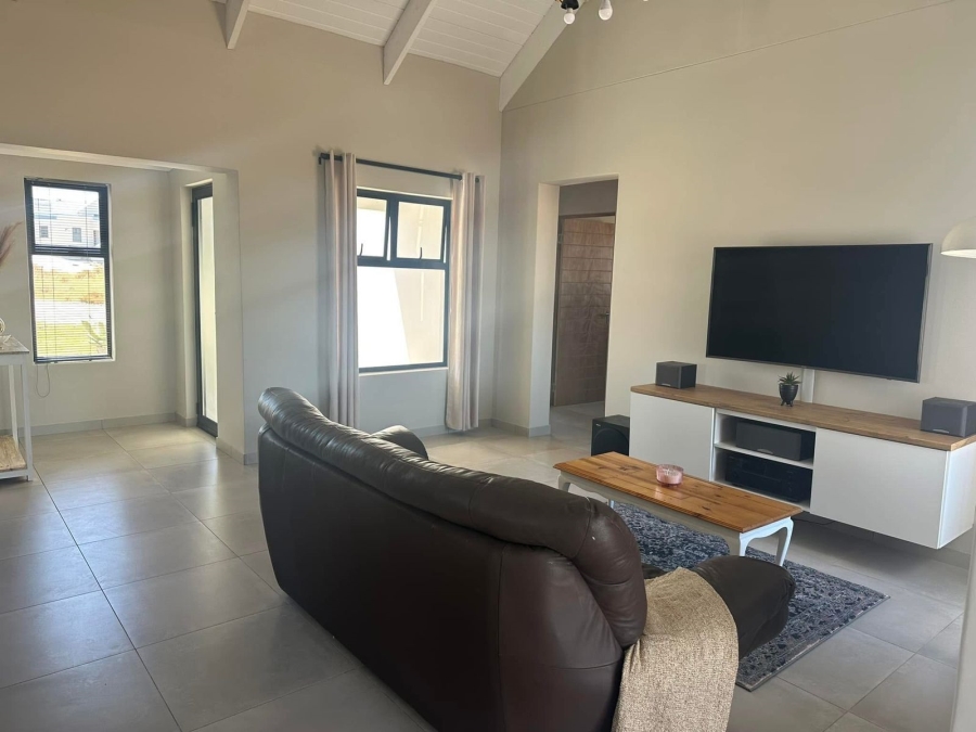 To Let 3 Bedroom Property for Rent in Hoogland Western Cape